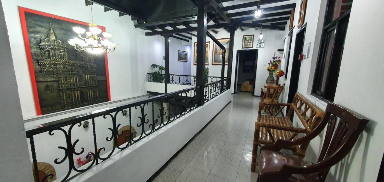 Hostal Flores Κίτο Εξωτερικό φωτογραφία